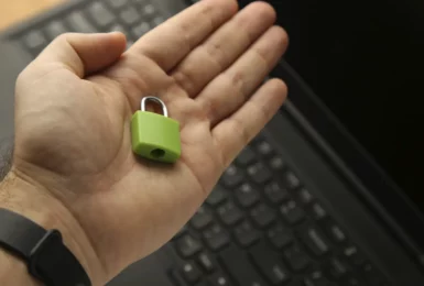 Como resolver o erro Invalid SNI no Apache NiFi